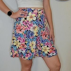 90s Floral Highwaisted Flowy Shorts in Bright Colors with Elastic Waistband